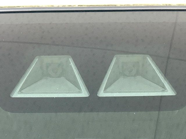 �y�X�}�[�g�A�V�X�g�z���s���ɑO���̎ԗ�����F�����A�Փ˂������Ȏ��͌x��ƃu���[�L�ŏՓˉ���Ɣ�Q�y�����A�V�X�g�B�����S�Ƀh���C�u�����y���݂��������܂��B