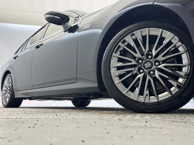 �y����18�C���`�A���~�z�C�[���z�O�ςɃ}�b�`���������A���~�z�C�[���𑕒����Ă���܂��B�e��ЊO�A���~�z�C�[����A�X�^�b�h���X�^�C�����戵�����Ă���܂��B���񂲑��k����������