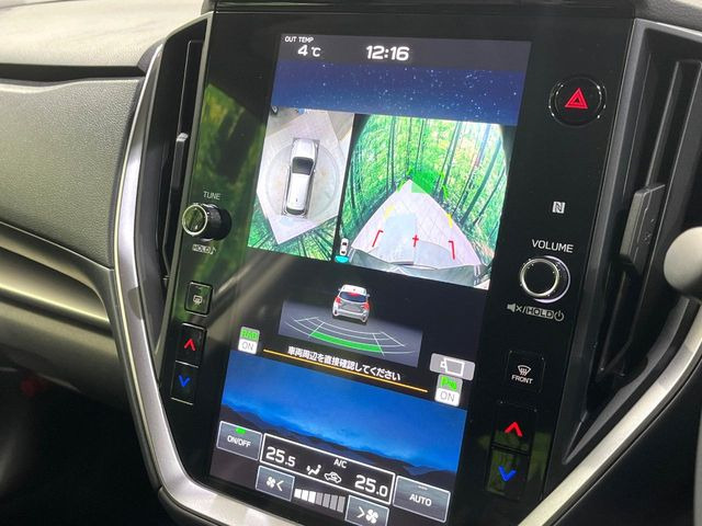 �y�}���`�e���C�����j�^�[�z�Ԃ̃t�����g��T�C�h�̃J�����摜�𓯎��Ƀ��j�^�[�\�����邱�ƂŁA���H�⋷�����𑖍s���ł����͂̏󋵊m�F���ł����S!�{�iSUV�ɂ��ꂵ�������ł���