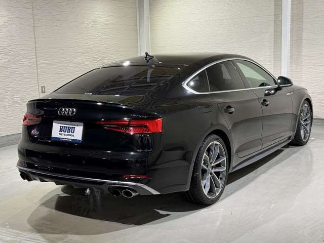 S5スポーツバック3.0 4WD