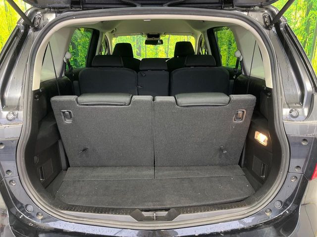 ���i�̂���������ʋ΁A���}���ɏ\���ȉ׎��X�y�[�X���m�ۂ��Ă���܂��B�Z�J���h�V�[�g��|���ƁA�傫�ȉו��̐ύڂ��\�ł���