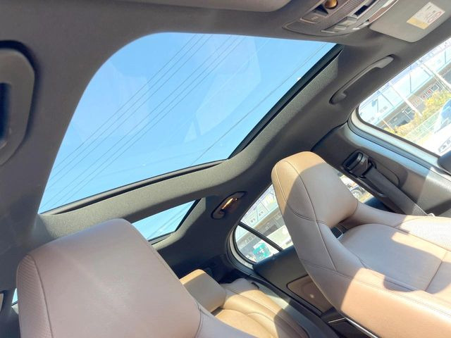 ���p�m���~�b�N�X���C�f�B���O���[�t::�唗�͂̃p�m���}���[�t�́A�㕔���Ȃɂ܂ő����Ă���A�J���I�ȋ�Ԃ����y���݂��������܂��B