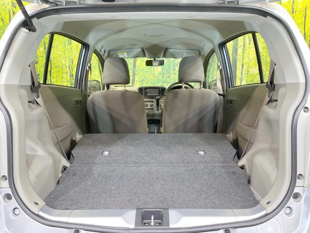 ���i�̂���������ʋ΁A���}���ɏ\���ȉ׎��X�y�[�X���m�ۂ��Ă���܂��B�Z�J���h�V�[�g��|���ƁA�傫�ȉו��̐ύڂ��\�ł���