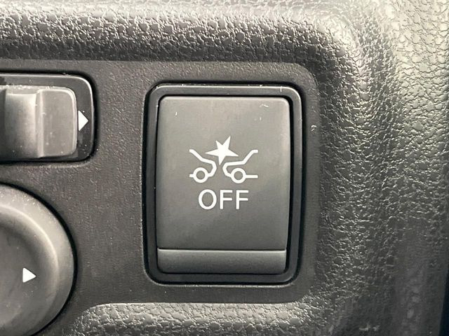 �y�G�}�[�W�F���V�[�u���[�L�z���s���ɑO���̎ԗ�����F�����A�Փ˂������Ȏ��͌x��ƃu���[�L�ŏՓˉ���Ɣ�Q�y�����A�V�X�g�B�����S�Ƀh���C�u�����y���݂��������܂��B