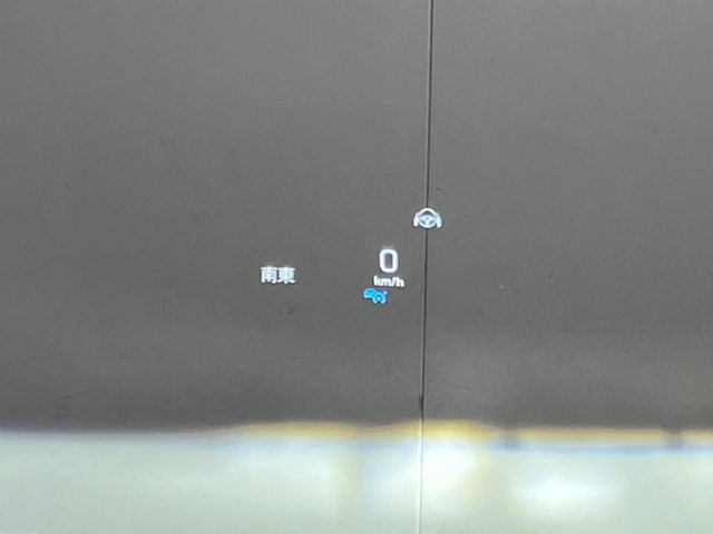 ���w�b�h�A�b�v�f�B�X�v���C:���݂̑��x�⑖�s�����f�W�^���\���ŉ^�]�ȑO���̃K���X�ɓ��e!�^�]���A���������炳���K�v�ȏ����m�F�ł���̂łƂ��Ă��֗��ň��S!