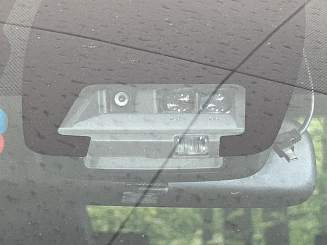 �y�g���^�Z�[�t�e�B�Z���X�z���s���ɑO���̎ԗ�����F�����A�Փ˂������Ȏ��͌x��ƃu���[�L�ŏՓˉ���Ɣ�Q�y�����A�V�X�g�B�����S�Ƀh���C�u�����y���݂��������܂��B