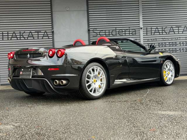 全国納車致します。遠方のかたも下取り、残価設定型ローンご利用可能ですので、お気軽にお問い合わせください。ローン金利は2.9%です。