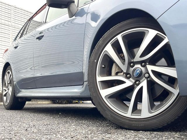 �y�����A���~�z�C�[���z�O�ςɃ}�b�`���������A���~�z�C�[���𑕒����Ă���܂��B�e��ЊO�A���~�z�C�[����A�X�^�b�h���X�^�C�����戵�����Ă���܂��B���񂲑��k����������