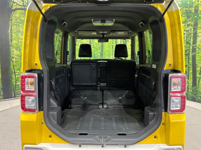 ���i�̂���������ʋ΁A���}���ɏ\���ȉ׎��X�y�[�X���m�ۂ��Ă���܂��B�Z�J���h�V�[�g��|���ƁA�傫�ȉו��̐ύڂ��\�ł���