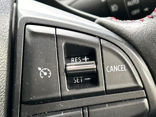 �y�N���[�Y�R���g���[���z�������H�����N���N���s�B�A�N�Z���𗣂��Ă���葬�x�ő��s���ł��A�������^�]���̕��S���y��!�����E�������ȒP�ȃX�C�b�`����Œ����ł��܂��B