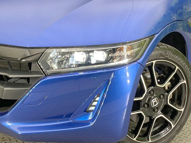 �yLED�w�b�h���C�g�z���V����ԑ��s�����ǍD�Ȏ��E���m�ۂ����S���ĉ^�]�ł��鍂�P�xLED�w�b�h���C�g�𑕔�!�_�����x�������A����d�͂��}�����Ă��܂��B