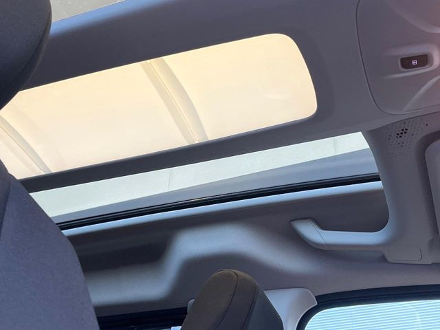 ���p�m���}�~�b�N�K���X���[�t:�唗�͂̃p�m���}���[�t�́A�㕔���Ȃɂ܂ő����Ă���A�J���I�ȋ�Ԃ����y���݂��������܂��B