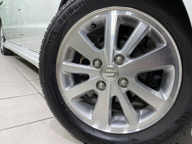 �y����14�C���`�A���~�z�C�[���z�O�ςɃ}�b�`���������A���~�z�C�[���𑕒����Ă���܂��B�e��ЊO�A���~�z�C�[����A�X�^�b�h���X�^�C�����戵�����Ă���܂��B���񂲑��k����������