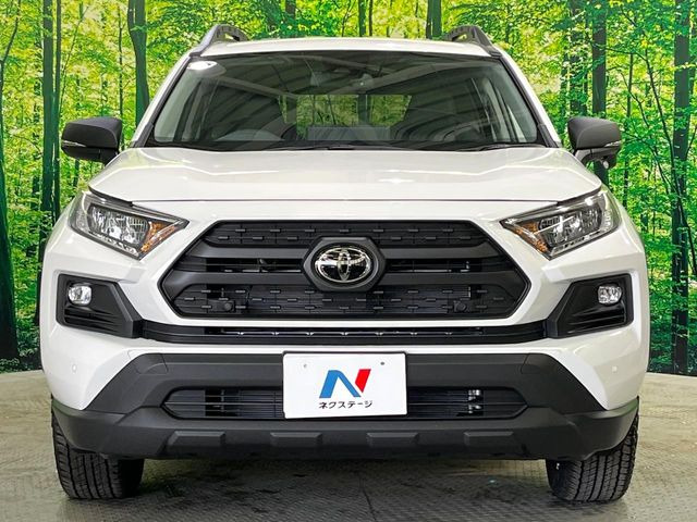 ��D�]�𒸂��Ă���܂��{�f�B�R�[�g���D�]��t���B�������x�̃K���X�疌�ŝ����͂������A�㎿�ȃc���E����������B���O����_���J�����؂Ȉ��Ԃ�ی삵�A�F�����E�򉻂�h�~�B