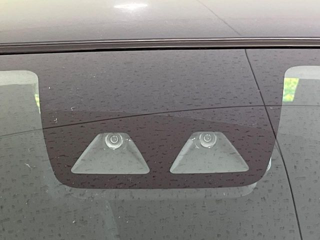 �y�X�}�[�g�A�V�X�g�z���s���ɑO���̎ԗ�����F�����A�Փ˂������Ȏ��͌x��ƃu���[�L�ŏՓˉ���Ɣ�Q�y�����A�V�X�g�B�����S�Ƀh���C�u�����y���݂��������܂��B