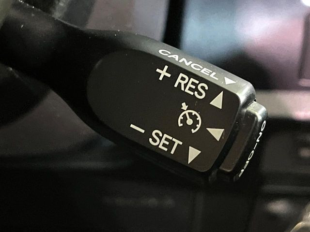 �y�N���[�Y�R���g���[���z�������H�����N���N���s�B�A�N�Z���𗣂��Ă���葬�x�ő��s���ł��A�������^�]���̕��S���y��!�����E�������ȒP�ȃX�C�b�`����Œ����ł��܂��B