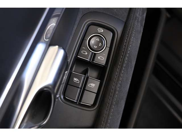 �E�A���J���^�[���X�|�[�c�f�U�C���X�e�A�����O�EBoxster GTS���S����T�C�h�V���v���[�g