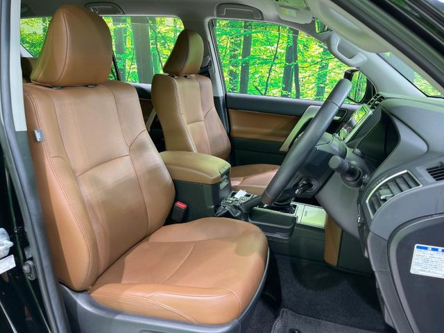 �y���烌�U�[�V�[�g�z����̂ӂ���肪�e�ՂŃ����e�i���X�����ȒP�ȁA�@�\���ɗD��鍇����v���̗p�����㎿�ȃV�[�g�ł��B����S�n���悭�A���������ӂ��S�n�ǂ��ԓ���Ԃ����o���Ă���܂��B