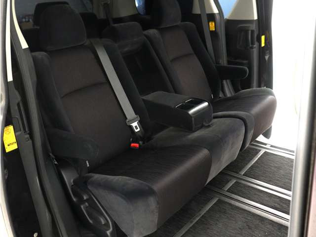 8�l���̂݁A2 ��ڃV�[�g���`�b�v�A�b�v���邱�Ƃ��ł��܂�!