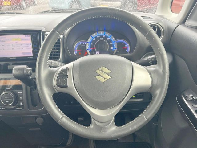 �y�����v�����X�e�A�����O�z�㎿�Ȋv���g�p���邱�ƂŁA��ɂ����������݂ƂĂ��^�]���₷���n���h���ł���