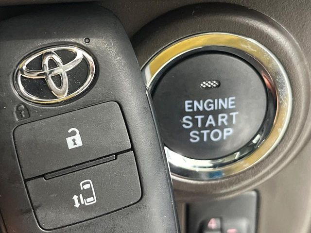 �y�X�}�[�g�L�[�z�J�o����|�P�b�g�ɓ��ꂽ�܂܂ł��h�A�̎{���E�������\�ȃX�}�[�g�L�[�𑕔��B�G���W���̃I���E�I�t�����J�M�����o���K�v����������Ƃ��Ă��֗��ł���