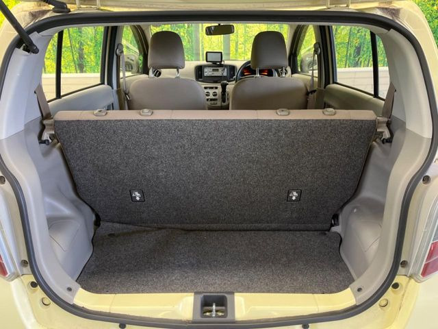 ���i�̂���������ʋ΁A���}���ɏ\���ȉ׎��X�y�[�X���m�ۂ��Ă���܂��B�Z�J���h�V�[�g��|���ƁA�傫�ȉו��̐ύڂ��\�ł���