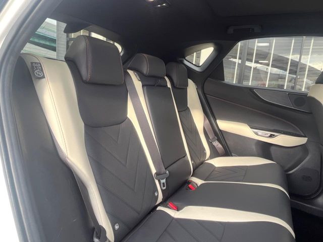 �L�X�Ƃ���2��ڃV�[�g�͋��Z���������A���S�n�����K!�F�B��Ƒ��Ƃ̂��o�����ɂ҂�����ł��B�x�r�[�V�[�g��`���C���h�V�[�g�g�p�������K�ɂ��߂�������������\���ȋ�Ԃ��m�ۂ��Ă��܂��B