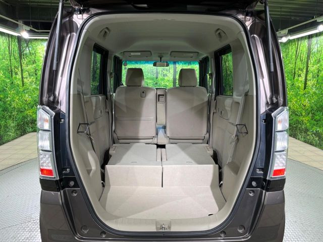 ���i�̂���������ʋ΁A���}���ɏ\���ȉ׎��X�y�[�X���m�ۂ��Ă���܂��B�Z�J���h�V�[�g��|���ƁA�傫�ȉו��̐ύڂ��\�ł���