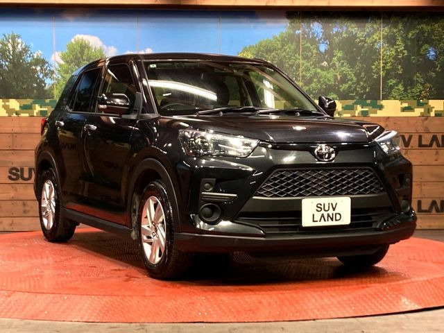 高透明度のガラス皮膜で撥水はもちろん、上質なツヤ・光沢を実現。紫外線や酸性雨から大切な愛車を保護し、色あせ・劣化を防止。「弾スプラッシュコート」、「弾プリミッサコート」からお選びいただけます。