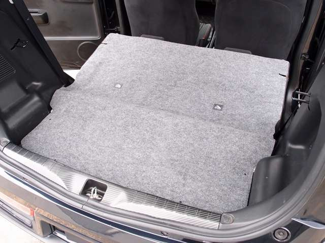 ���J�X�^����p200���~�ȏ�!���ЊǗ����[�U�[�l�����ɂ����J�X�^���A���g���[�N�X5MT���f���̓���!4WD���x�[�X�ɊO���A�����A�{�f�B�⋭�p�[�c�A�R���s���[�^�[�ȂǗL�����z�p�[�c�𑽐�����