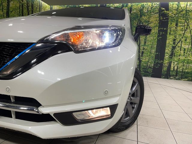 �yLED�w�b�h���C�g�z���V����ԑ��s�����ǍD�Ȏ��E���m�ۂ����S���ĉ^�]�ł��鍂�P�xLED�w�b�h���C�g�𑕔�!�_�����x�������A����d�͂��}�����Ă��܂��B