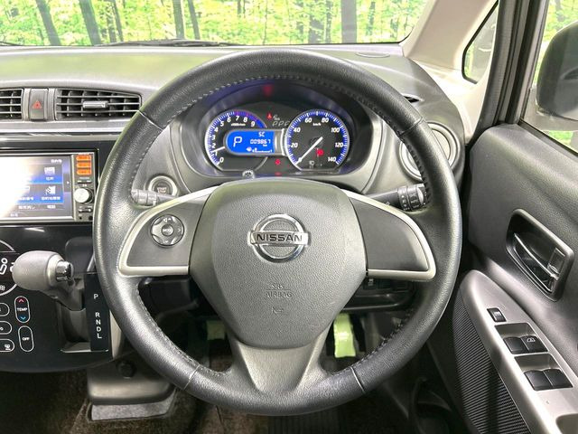 �y�����v�����X�e�A�����O�z�㎿�Ȋv���g�p���邱�ƂŁA��ɂ����������݂ƂĂ��^�]���₷���n���h���ł���