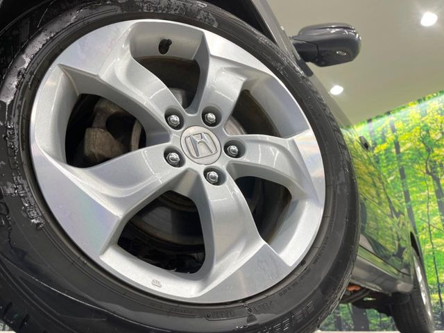 �y����17�C���`�A���~�z�C�[���z�O�ςɃ}�b�`���������A���~�z�C�[���𑕒����Ă���܂��B�e��ЊO�A���~�z�C�[����A�X�^�b�h���X�^�C�����戵�����Ă���܂��B���񂲑��k����������