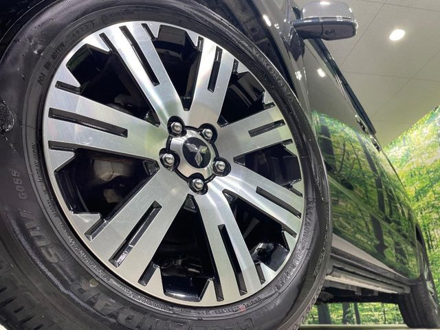 �y����18�C���`�A���~�z�C�[���z�O�ςɃ}�b�`���������A���~�z�C�[���𑕒����Ă���܂��B�e��ЊO�A���~�z�C�[����A�X�^�b�h���X�^�C�����戵�����Ă���܂��B���񂲑��k����������