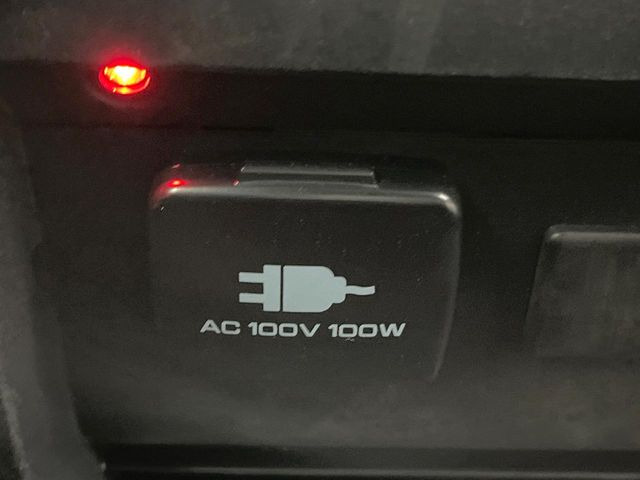 【アクセサリーコンセント】100wまでの家電が使えます。キャンプやスポーツ・アウトドアでのアクティビティはもちろん、災害・停電の際に大活躍♪