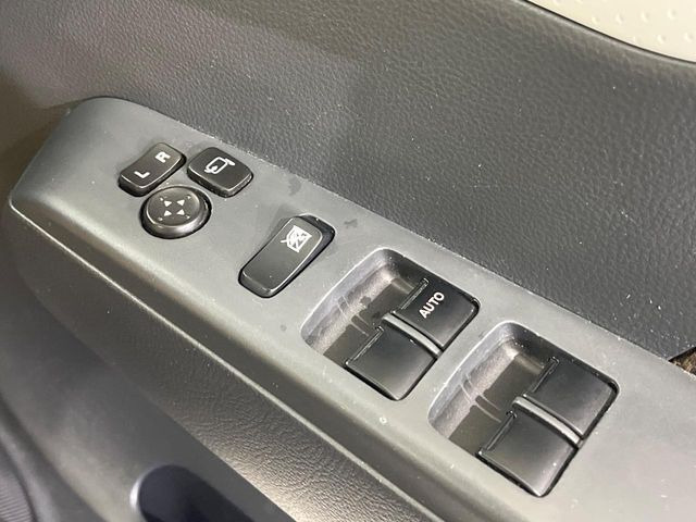 �y�d���i�[�~���[�z�T�C�h�~���[�͓d���i�[���ƂȂ��Ă���A�������ԏ�ł��L�Y�������X�N��}�����܂��B