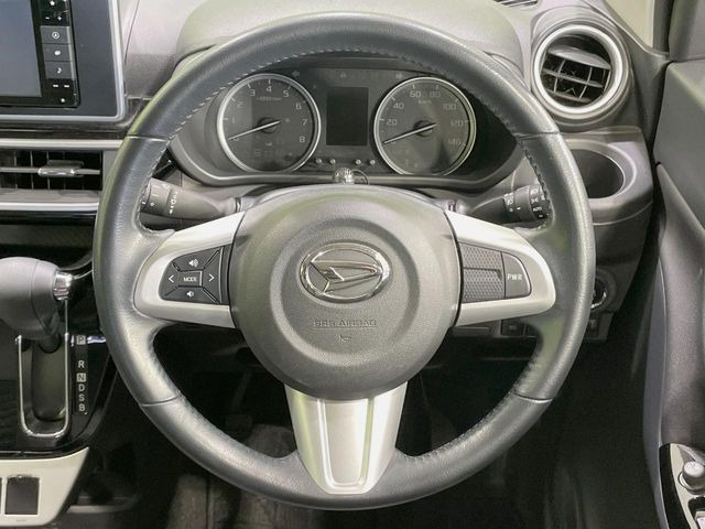 �y�����v�����X�e�A�����O�z�㎿�Ȋv���g�p���邱�ƂŁA��ɂ����������݂ƂĂ��^�]���₷���n���h���ł���