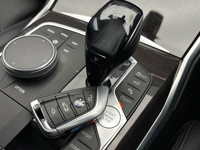 ��MT���[�h�t��AT:�ʏ�͎����ł����Ȃ���ϑ�(�M�A�`�F���W)���h���C�o�[�̑���ɂ���ĈӐ}�I�ɕς�����V�X�e���ł��B����w���i�̃h���C�u�����y���݂��������܂�!