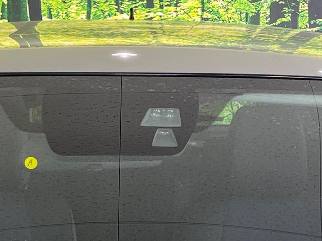 �y�X�}�[�g�V�e�B�u���[�L�T�|�[�g�z�ᑬ���s���ɑO���̎ԗ�����F�����A�Փ˂������Ȏ��͌x��ƃu���[�L�ŏՓˉ���Ɣ�Q�y�����A�V�X�g�B�����S�Ƀh���C�u�����y���݂��������܂��B