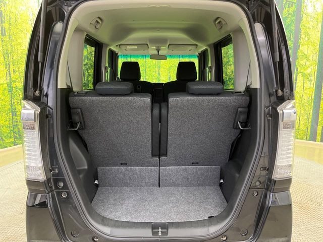 ���i�̂���������ʋ΁A���}���ɏ\���ȉ׎��X�y�[�X���m�ۂ��Ă���܂��B�Z�J���h�V�[�g��|���ƁA�傫�ȉו��̐ύڂ��\�ł���