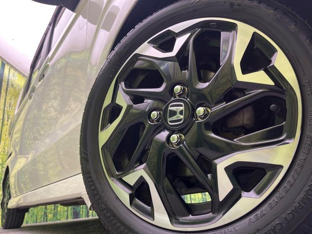 �y�����A���~�z�C�[���z�O�ςɃ}�b�`���������A���~�z�C�[���𑕒����Ă���܂��B�e��ЊO�A���~�z�C�[����A�X�^�b�h���X�^�C�����戵�����Ă���܂��B���񂲑��k����������