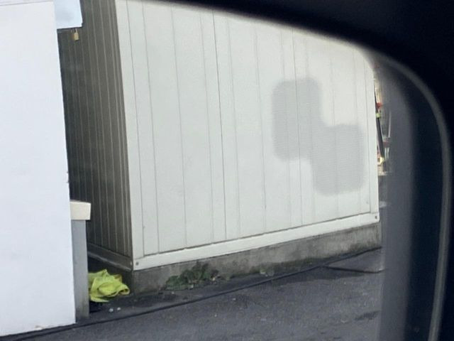 �y�u���C���h�X�|�b�g���j�^�����O�z���s���A�h�A�~���[�̎��p�ɂȂ�₷���ӏ��Ɍ㑱�Ԃ��ڋ߂���ƃT�C�h�~���[�t�߂Ɍx����\���A�h���C�o�[�ɒ��ӊ��N�����Ă���܂��B