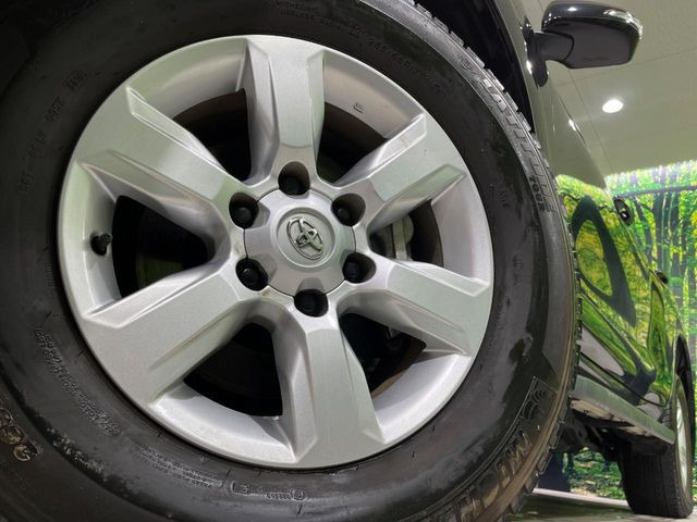 �y����17�C���`�A���~�z�C�[���z�O�ςɃ}�b�`���������A���~�z�C�[���𑕒����Ă���܂��B�e��ЊO�A���~�z�C�[����A�X�^�b�h���X�^�C�����戵�����Ă���܂��B���񂲑��k����������