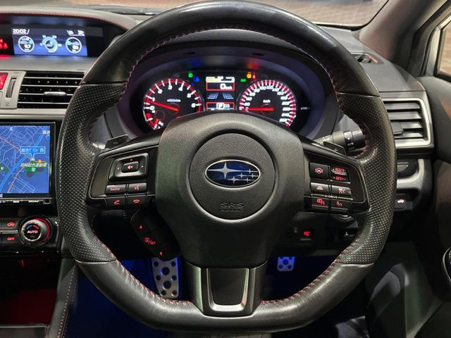 �y�����v�����X�e�A�����O�z�㎿�Ȋv���g�p���邱�ƂŁA��ɂ����������݂ƂĂ��^�]���₷���n���h���ł���