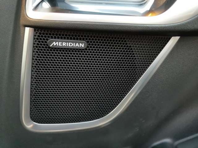 EペイスRダイナミック HSE 2.0L D200 ディーゼル 4WD