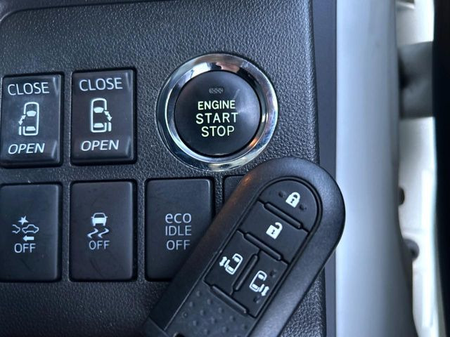 �y�L�[�t���[�V�X�e���z�J�o����|�P�b�g�ɓ��ꂽ�܂܂ł��h�A�̎{���E�������\�ȃX�}�[�g�L�[�𑕔��B�G���W���̃I���E�I�t�����J�M�����o���K�v����������Ƃ��Ă��֗��ł���