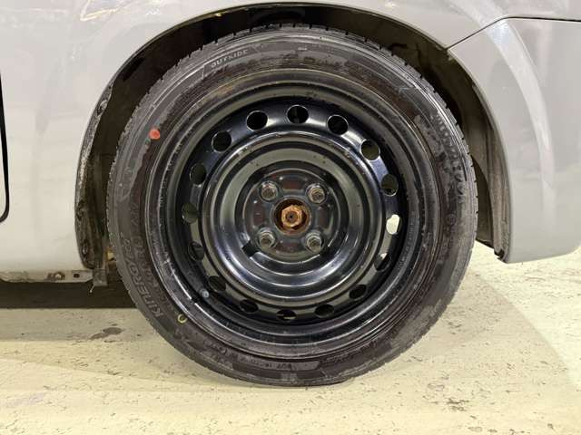 ホイールだけでも車のイメージがかなり変わりますね。