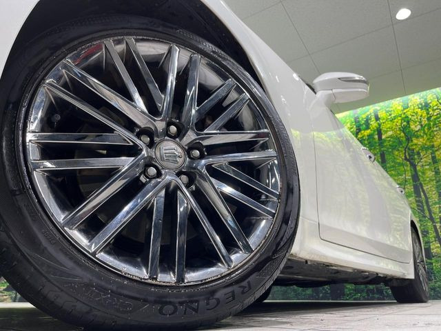 �y����18�C���`�A���~�z�C�[���z�O�ςɃ}�b�`���������A���~�z�C�[���𑕒����Ă���܂��B�e��ЊO�A���~�z�C�[����A�X�^�b�h���X�^�C�����戵�����Ă���܂��B���񂲑��k����������