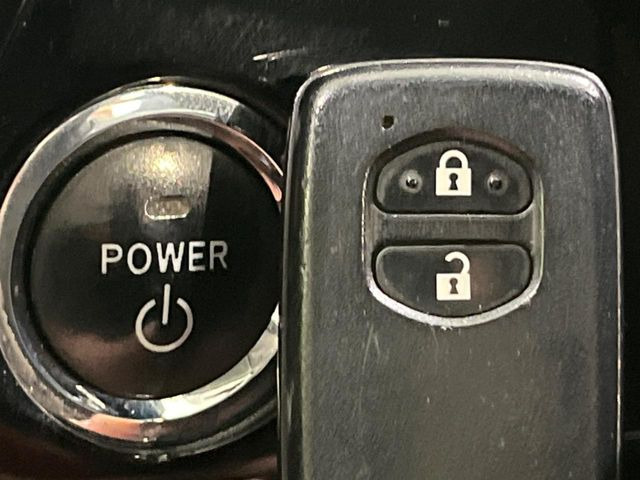 �y�X�}�[�g�L�[�z�J�o����|�P�b�g�ɓ��ꂽ�܂܂ł��h�A�̎{���E�������\�ȃX�}�[�g�L�[�𑕔��B�G���W���̃I���E�I�t�����J�M�����o���K�v����������Ƃ��Ă��֗��ł���