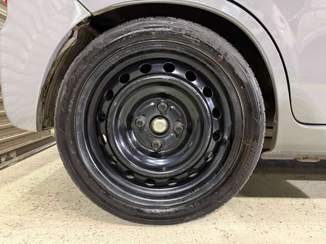 ホイールだけでも車のイメージがかなり変わりますね。